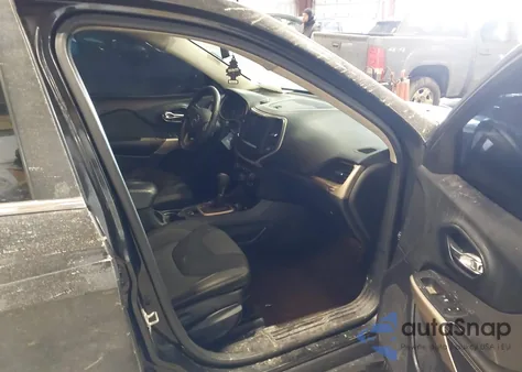 2017 Jeep Cherokee Latitude Fwd z USA, uszkodzony, nr VIN 1C4PJLCS8HW613633